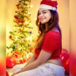 Dharsha Gupta Instagram - 🎄அன்பை மட்டுமே விதைத்து சென்ற இயேசு பிரான் பிறந்த தினம் இன்று. நாமும் அன்பை விதைப்போம். அன்பால் உலகை ஆள்வோம். அன்புடன் கிறிஸ்துமஸ் நல்வாழ்த்துக்கள்🎄 Pic- @dhanush__photography