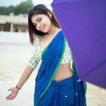 Dharsha Gupta Instagram - 💙🤍சிலுசிலுவென பொழிகின்றாய்! சிறு துளியாய் விழுகின்றாய்🤍💙 Makeup- @jiyamakeupartistry Pic- @dhanush__photography Costume- @ivalinmabia