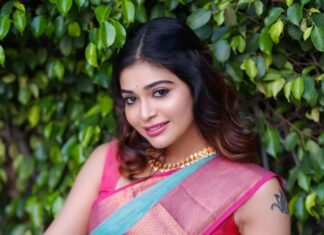 Dharsha Gupta Instagram - 💗💙The love you send into the world, you will find, is the love that returns to you💙💗 💙💗Happy Sunday💙💗 Hairstyle- @tint_pro_artistry @rooba_hairstylist Saree - @thepallushop Blouse- @thugil_designs Jewelry- @chennai_jazz Pic- @shutterbugstudios_
