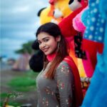 Dharsha Gupta Instagram – 🧸குறைகள் இருப்பது இயல்பு அதை
மதிக்கொண்டு ஜெயிப்பதுதான் மதிப்பு🧸 
📷 – @freezingweds_by_rajisaac