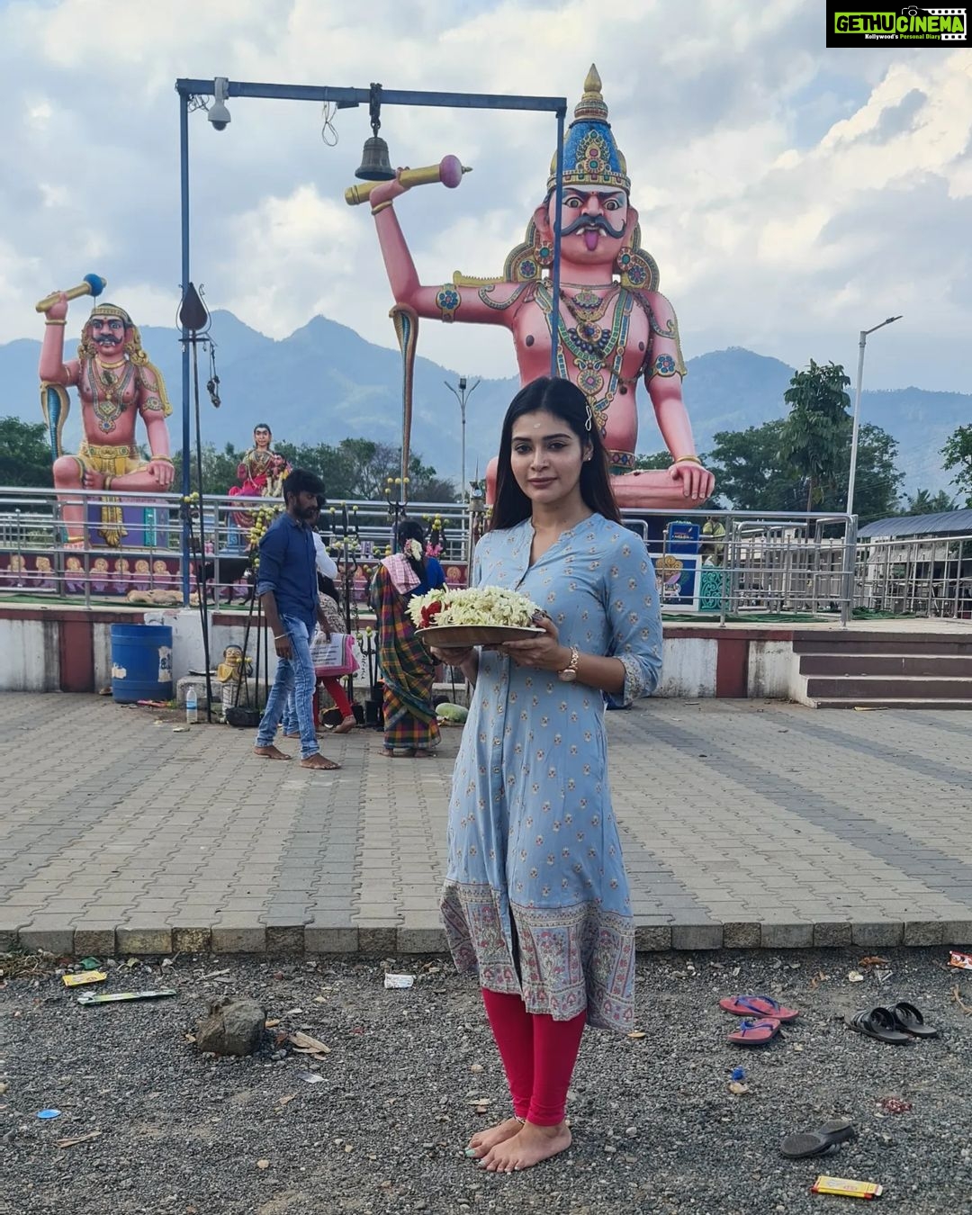 Dharsha Gupta Instagram - 🙏🙏 Vanabadrakaliamman temple