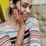 Dharsha Gupta Instagram – 🥰Beautiful mehandi design, with bright stain from @varshika_mehandi_designs 🥰
❤ Loving it❤