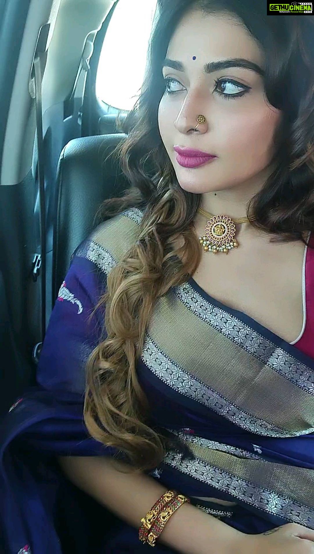 Dharsha Gupta Instagram - 💙💗 Hairstylist- @devipriya_makeover Saree - @thepallushop blouse - @thugil_designs Jewelry- @chennai_jazz