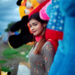 Dharsha Gupta Instagram – 🧸குறைகள் இருப்பது இயல்பு அதை
மதிக்கொண்டு ஜெயிப்பதுதான் மதிப்பு🧸 
📷 – @freezingweds_by_rajisaac