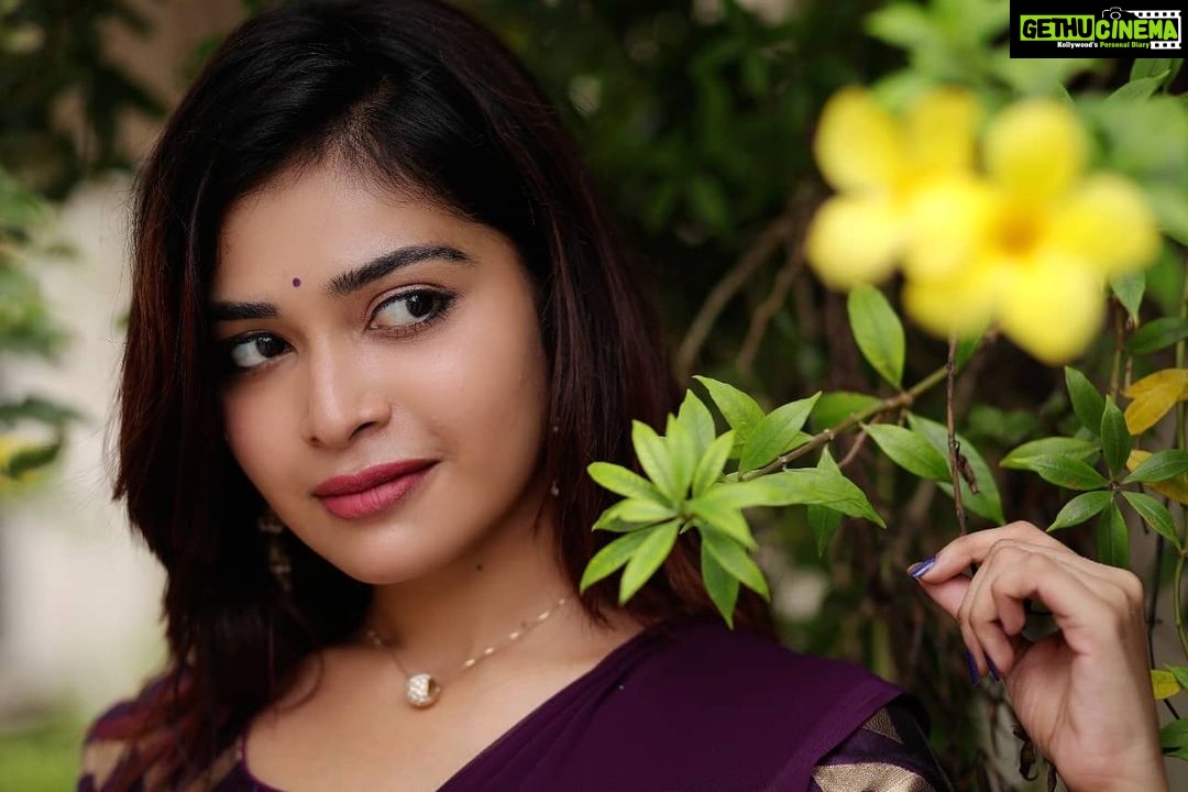 Dharsha Gupta Instagram - 🌼💜தனக்காக வாழ்வது இன்பம்.. பிறருக்காக வாழ்வது பேரின்பம்💜🌼 Saree & blouse- @_niha_classiccorner_cc Pic- @kavinjeyaraj