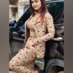 Dharsha Gupta Instagram – 🔥ஆயிரம் பேரைக் கூட எதிர்த்து நில் ஆனால் எப்போதும் ஒருவரைக்கூட எதிர்பார்க்காதே🔥
#rudrathandavam #pressmeet
Costume- @fab_by_faiza