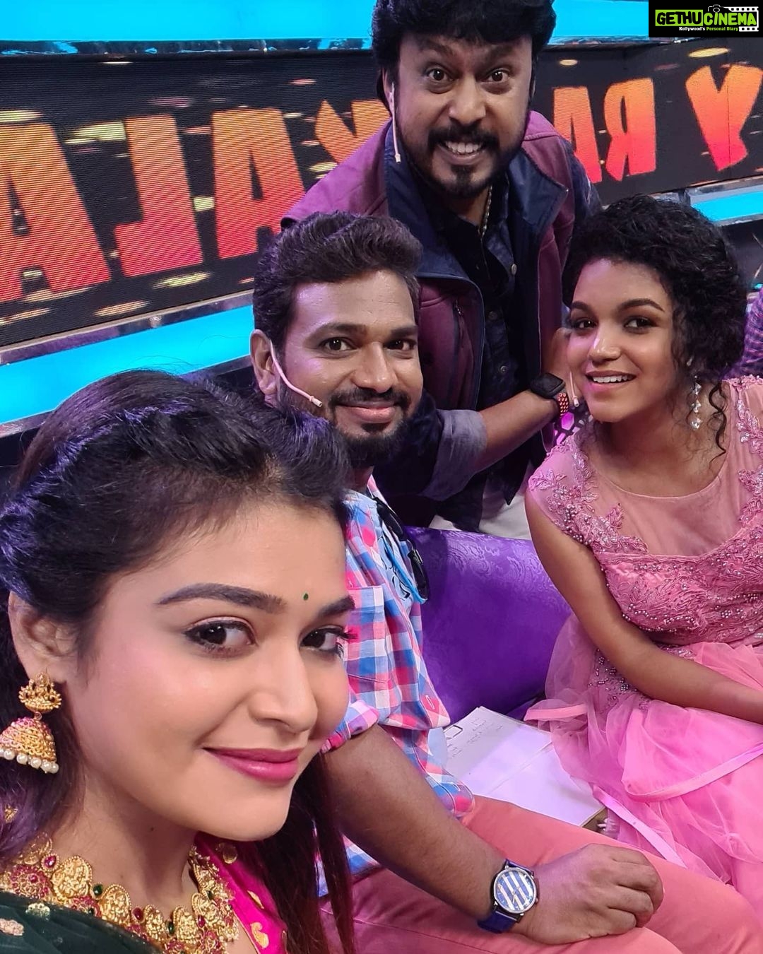 Dharsha Gupta Instagram - 🥰🥰🥰🥰 #comedyrajakalakkalrani @vijaytelevision
