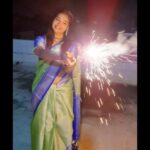 Dharsha Gupta Instagram - Diwali vera varudhu. Diwali na vey pattasu tha 💥Sivakasi crackers at your doorstep. 💥All over TN shipping available 💥Watsapp- 8489946038 💥Follow & dm - @fireworksshopping.in 💥Website- fireworksshopping.in/ 💥Address- katha nadar street near nadar lodge sivakasi, Sivakasi💥 Crackers- @fireworksshopping.in