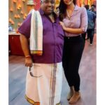 Dharsha Gupta Instagram – 💜🖤Precious time wid d 2 legends of #cookwithcomali 🖤💜
@vijaytelevision @chef_damu @chefvenkateshbhat
