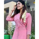 Dharsha Gupta Instagram – 💗கவலைப்படுவதால் எந்த பிரச்சினையும் தீரப்போவதில்லை அதை உற்சாகமாக எதிர்த்து போராடுங்கள்💗