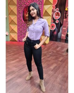 Dharsha Gupta Instagram - 💜🖤Meeting our friends after a long time is a very precious experience🖤💜 
#cookwithcomali
@vijaytelevision @tamil_rithika @kanithiru10 @sivaangi.krish @rakshan_vj @ashwinkumar_ak @sarath_kpy @sakthii___ @thangadurai_actor