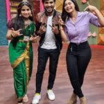 Dharsha Gupta Instagram – 💜🖤Meeting our friends after a long time is a very precious experience🖤💜 
#cookwithcomali
@vijaytelevision @tamil_rithika @kanithiru10 @sivaangi.krish @rakshan_vj @ashwinkumar_ak @sarath_kpy @sakthii___ @thangadurai_actor