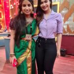 Dharsha Gupta Instagram – 💜🖤Meeting our friends after a long time is a very precious experience🖤💜 
#cookwithcomali
@vijaytelevision @tamil_rithika @kanithiru10 @sivaangi.krish @rakshan_vj @ashwinkumar_ak @sarath_kpy @sakthii___ @thangadurai_actor