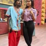 Dharsha Gupta Instagram – 💜🖤Meeting our friends after a long time is a very precious experience🖤💜 
#cookwithcomali
@vijaytelevision @tamil_rithika @kanithiru10 @sivaangi.krish @rakshan_vj @ashwinkumar_ak @sarath_kpy @sakthii___ @thangadurai_actor