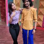 Dharsha Gupta Instagram – 💜🖤Meeting our friends after a long time is a very precious experience🖤💜 
#cookwithcomali
@vijaytelevision @tamil_rithika @kanithiru10 @sivaangi.krish @rakshan_vj @ashwinkumar_ak @sarath_kpy @sakthii___ @thangadurai_actor