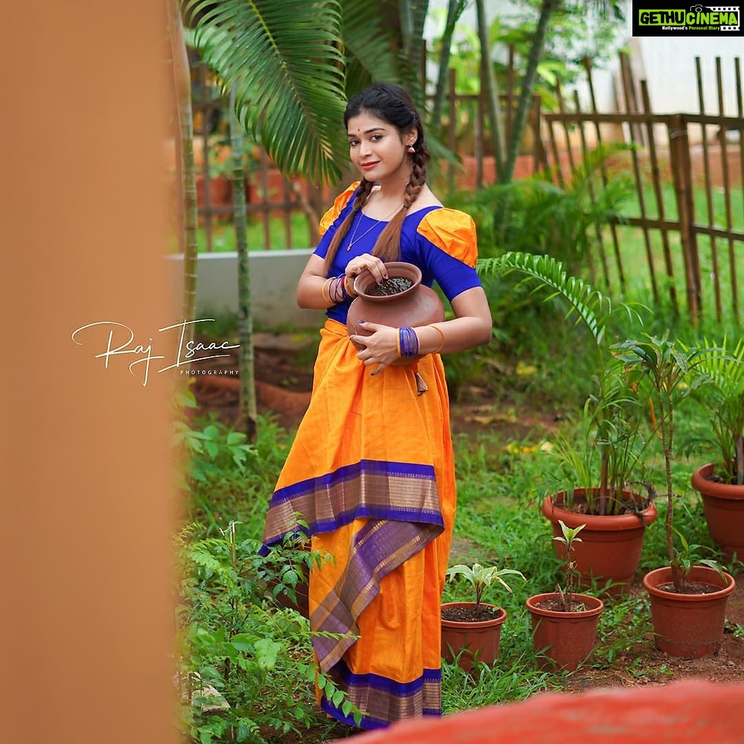 Dharsha Gupta Instagram - 🧡💙நம்மைநாமே செதுக்கிக்கொள்ள உதவும் உளி இலக்கு தன்னம்பிக்கை விடாமுயற்சி💙🧡 Pic- @raj_isaac_photography Costume- @ashas_womens_collection @yara_designers