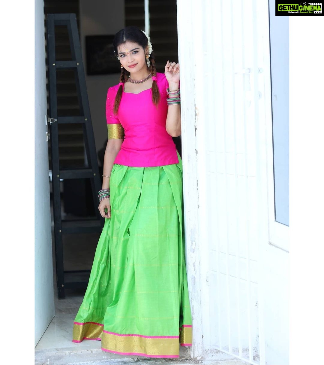 Dharsha Gupta Instagram - ๐๐The greatest thing in life is to keep your mind young๐๐ Costume- @kaavyareddycouturestudio