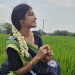 Dharsha Gupta Instagram – 💚💙நம்மை அவமானப்படுத்தும் போது
அந்த நொடியில் வாழ்க்கை வெறுத்தாலும்
அடுத்த நொடியில் இருந்துதான்
நம் வாழ்க்கையே ஆரம்பமாகுது💙💚
#movieshoot #rudrathandavam