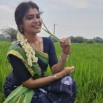 Dharsha Gupta Instagram – 💚💙நம்மை அவமானப்படுத்தும் போது
அந்த நொடியில் வாழ்க்கை வெறுத்தாலும்
அடுத்த நொடியில் இருந்துதான்
நம் வாழ்க்கையே ஆரம்பமாகுது💙💚
#movieshoot #rudrathandavam