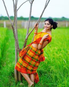 Dharsha Gupta Instagram - 💛💚❤எத்தனை கைகள்
என்னை தள்ளிவிட்டாலும்
என் நம்பிக்கை
என்னை கை விடாது❤💚💛
