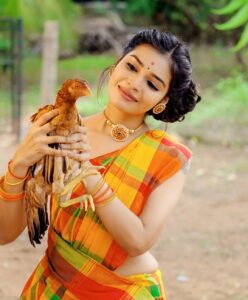 Dharsha Gupta Instagram - ❤💛💗💚இந்த உலகில் நிரந்தரமானவர்
என்று எவறும் கிடையாது.
நிரந்தரமானது இயற்கையும்
இயற்கையின் நிகழ்வுகளும் மட்டுமே💚💗💛❤
Team organized- @____r.e.g.i
Hairstyle- @the_new_fashion_parlour
@ramyamanickam17
Pc- @lensrajafotos @candy_clik_tamilan