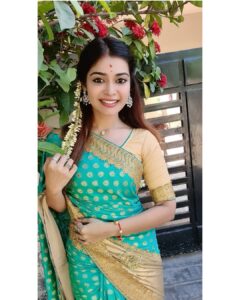 Dharsha Gupta Instagram - 💙இறைவன் உனக்கென எழுதியதை
உலகமே சேர்ந்து தடுத்தாலும்,
அது உன்னை வந்தடைந்தே தீரும்💙
💙அனைவருக்கும், இன்றைய நாள் இனிய நாளாக அமையட்டும்💙