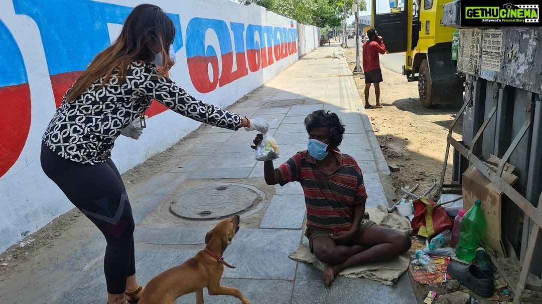 Dharsha Gupta Instagram - 🙏🙏இன்றுபோல் என்றும் நம் சேவை தொடரட்டும். உதவுங்கள்🙏🙏 Koyembedu,chennai