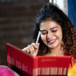 Dharsha Gupta Instagram – 💛💗Use your smile to change the world; don’t let the world change your smile💗💛
Team organized- @____r.e.g.i
M&H- @the_new_fashion_parlour
@ramyamanickam17
Pc- @lensrajafotos  @candy_clik_tamilan
Location- @chilambu_pannaiveedu