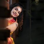 Dharsha Gupta Instagram – 💛💗Share your smile with the world. It’s a symbol of friendship and peace💗💛
Team organized- @____r.e.g.i
M&H- @the_new_fashion_parlour 
@ramyamanickam17 
Pc- @lensrajafotos  @candy_clik_tamilan