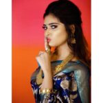 Dharsha Gupta Instagram – 💗💙When life is messed up, just stay silent. Trust me it will be best for you💙💗
Saree- @nyrafashionsss 
Pic- @baranianand 
Jewelry/ M&H- @malki_natasha