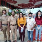 Dharsha Gupta Instagram – 🙏🙏கொரோனா பேரிடர் காலத்தில்  தங்களது உயிரைப் பற்றி கவலைப்படாமல் மக்களுக்காக சேவையாற்றும் காவல் துறையினருக்கு என்னுடன் இணைந்து உதவிய இவர்களுக்கு மனமார்ந்த நன்றிகள்🙏🙏 @archana_kumaar @nanjilvijayan
❤இச்சேவையை செய்ய என்னுடன் இணையுங்கள் @pasumai_iyakkam ❤