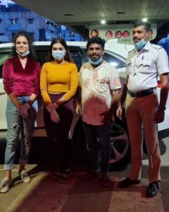 Dharsha Gupta Instagram - 🙏🙏கொரோனா பேரிடர் காலத்தில்  தங்களது உயிரைப் பற்றி கவலைப்படாமல் மக்களுக்காக சேவையாற்றும் காவல் துறையினருக்கு என்னுடன் இணைந்து உதவிய இவர்களுக்கு மனமார்ந்த நன்றிகள்🙏🙏 @archana_kumaar @nanjilvijayan
❤இச்சேவையை செய்ய என்னுடன் இணையுங்கள் @pasumai_iyakkam ❤
