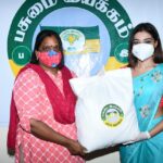 Dharsha Gupta Instagram - 🙏திரை உலகில் பல நடிகர் நடிகைகளை அறிமுகப்படுத்தி சிகரம் தொட வைத்த காஸ்டிங் மேனேஜர்(casting director) நண்பர்களுக்கு என்னால் முடிந்த உதவிகளை செய்தேன்🙏 🌱பசுமை இயக்கம்🌱 @pasumai_iyakkam