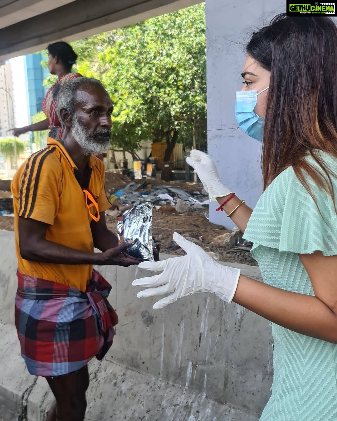 Dharsha Gupta Instagram - 🙏🙏தொடரட்டும் நம் பணி. இவர்கள் பசி ஆறும் வரை🙏🙏