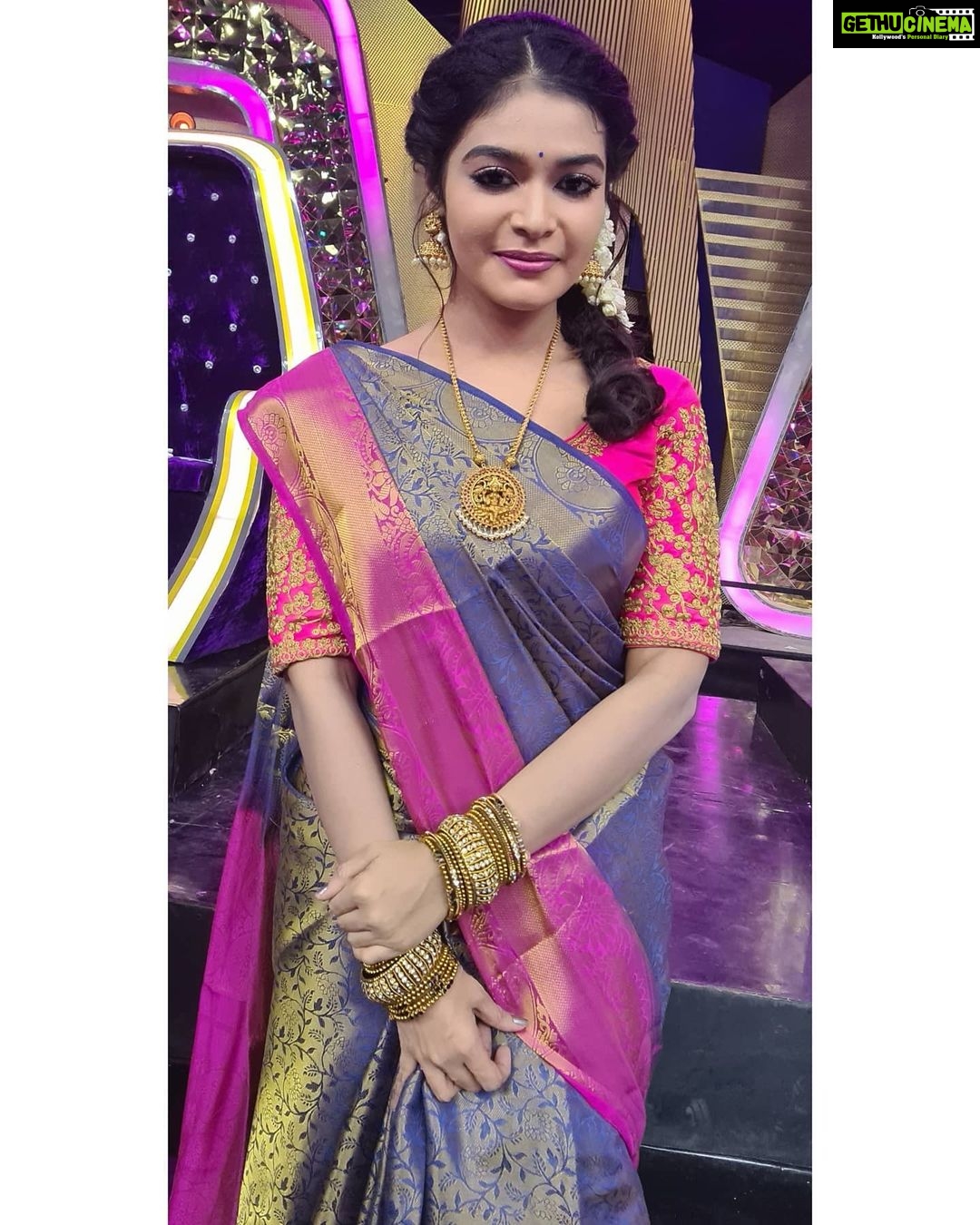 Dharsha Gupta Instagram - ๐๐I will allow lifeโs changes to make me better, not bitter๐๐ Beautiful saree & blouse- @rose_petals_collections