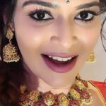 Dharsha Gupta Instagram – 💚❤The miracle is not that we do this work, but that we are happy to do it❤💚
Jewelry- @style_statement_by_shakthi