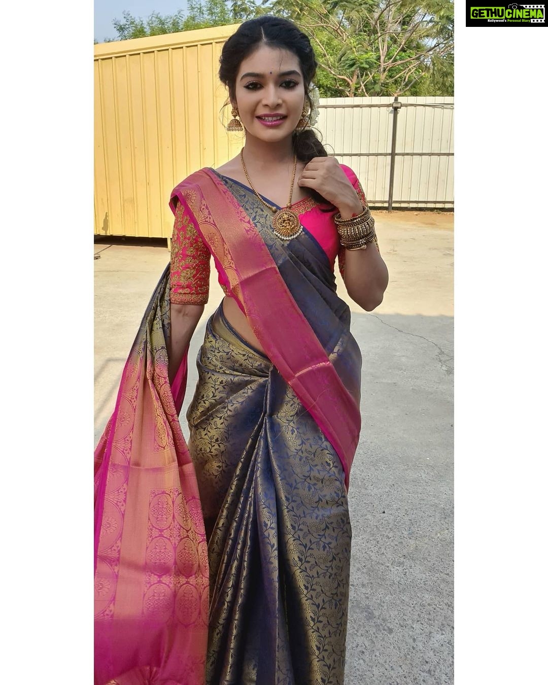 Dharsha Gupta Instagram - ๐๐I will allow lifeโs changes to make me better, not bitter๐๐ Beautiful saree & blouse- @rose_petals_collections