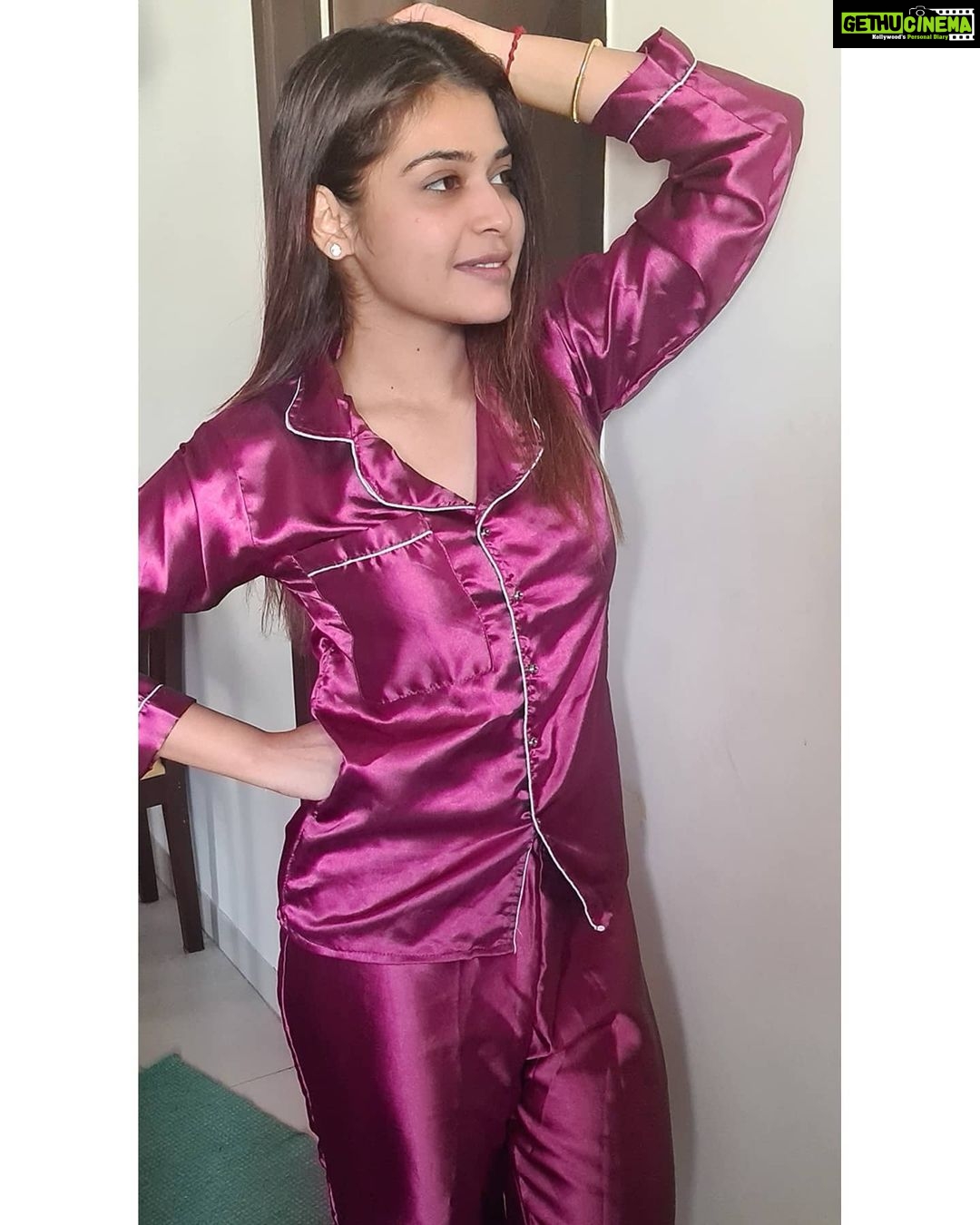 Dharsha Gupta Instagram - đź’—I can't change the direction of the wind, but I can adjust my sails to always reach my destinationđź’— Dress- @dresshousee__ Fan- @applause_shoppe Mobile case- @zampakarts