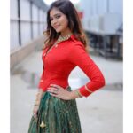 Dharsha Gupta Instagram - ❤💚What comes easy won’t last, what lasts won’t come easy💚❤ Costume- @the_udai_vandi Styled- @dorothyjai Jewelry- @chennai_jazz M&H- @malki_natasha Pic- @poovarasanphotography @cookuwithcomali__ @vijaytelevision