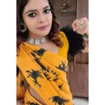 Dharsha Gupta Instagram - 🧡🖤Life hits hard, but learnt how to hit it back harder🖤🧡 Earring- @mashamakings