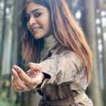 Dharsha Gupta Instagram - 😉Touch me if u can😉 Darjeeling..Queen of the hill