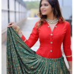 Dharsha Gupta Instagram - ❤💚What comes easy won’t last, what lasts won’t come easy💚❤ Costume- @the_udai_vandi Styled- @dorothyjai Jewelry- @chennai_jazz M&H- @malki_natasha Pic- @poovarasanphotography @cookuwithcomali__ @vijaytelevision