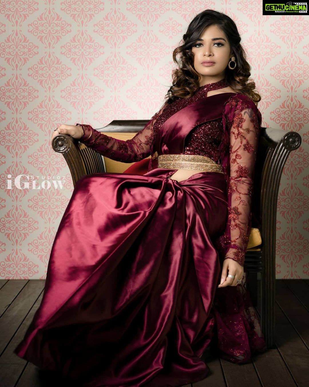 Dharsha Gupta Instagram - ❤Always make a total effort, even when the odds are against you❤ Costume - @the_udai_vandi Costume Styled- @dorothyjai Makeup- @aarthi_mua Hairstyle- @malki_natasha Pic- @iglowstudioz