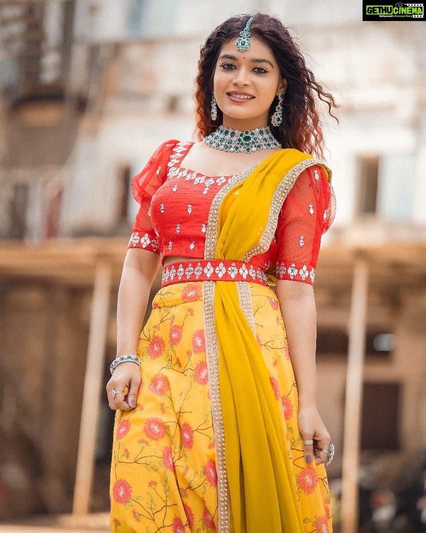 Dharsha Gupta Instagram - Thanku fr all ur motivation, love, care & support. I tried aloot to win the show, but finally I won so many hearts❤. Nothing is important more than ur love. Dharsha is nothing without u all. I'm very happy that u all felt bad for my elimination more than me. Love u & will be back soon gethaaaaa, massaaaaa entry in wild card. Always positive❤ Costume- @yoshnasbyela Jewelry- @chennai_jazz