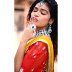 Dharsha Gupta Instagram – ❤💚💛As the new year begins stay focused on your goals and let your attitude be happy, positive, and encouraging to others💛💚❤
Costume- @yoshnasbyela 
Jewelry- @chennai_jazz
Video- @kalairavichandran_