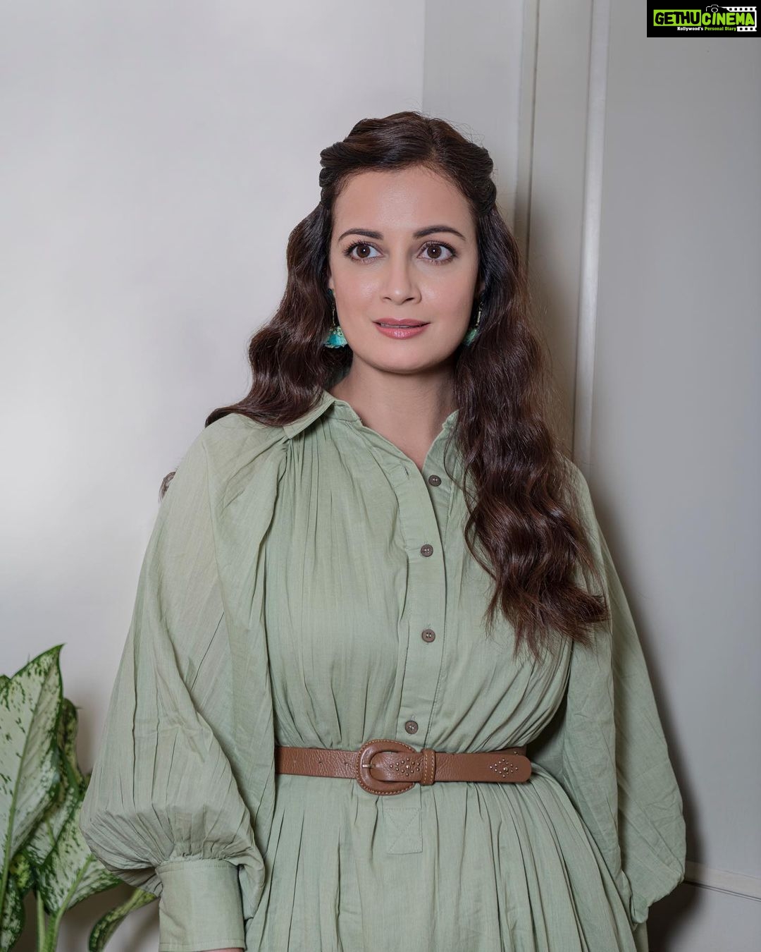 Dia Mirza Instagram - No Monday blues when we choose 🌿 Outfit @kharakapas Styled by @who_wore_what_when Photos by @rishabhkphotography Make Up by me 🙃 Hair by @hairstylist_madhav #MammaAtWork #SlowFashion #MadeInIndia #SustainableClothing