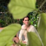 Dia Mirza Instagram - Eid Mubarak 🌙❤️✨ Thank you @nafisarachelwilliam for this handcrafted beauty. Styled by @theiatekchandaney MUH @shraddhamishra8 Photos by @shraddhamishra8 and @vaibhav.rekhi 🙃 Mojris by @fizzygoblet India