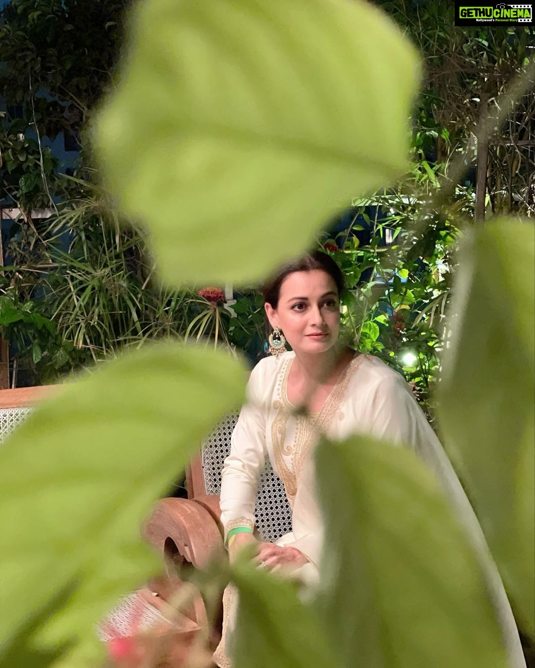 Dia Mirza Instagram - Eid Mubarak πβ€οΈβ¨ Thank you @nafisarachelwilliam for this handcrafted beauty. Styled by @theiatekchandaney MUH @shraddhamishra8 Photos by @shraddhamishra8 and @vaibhav.rekhi π Mojris by @fizzygoblet India