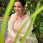 Dia Mirza Instagram - Eid Mubarak 🌙❤️✨ Thank you @nafisarachelwilliam for this handcrafted beauty. Styled by @theiatekchandaney MUH @shraddhamishra8 Photos by @shraddhamishra8 and @vaibhav.rekhi 🙃 Mojris by @fizzygoblet India