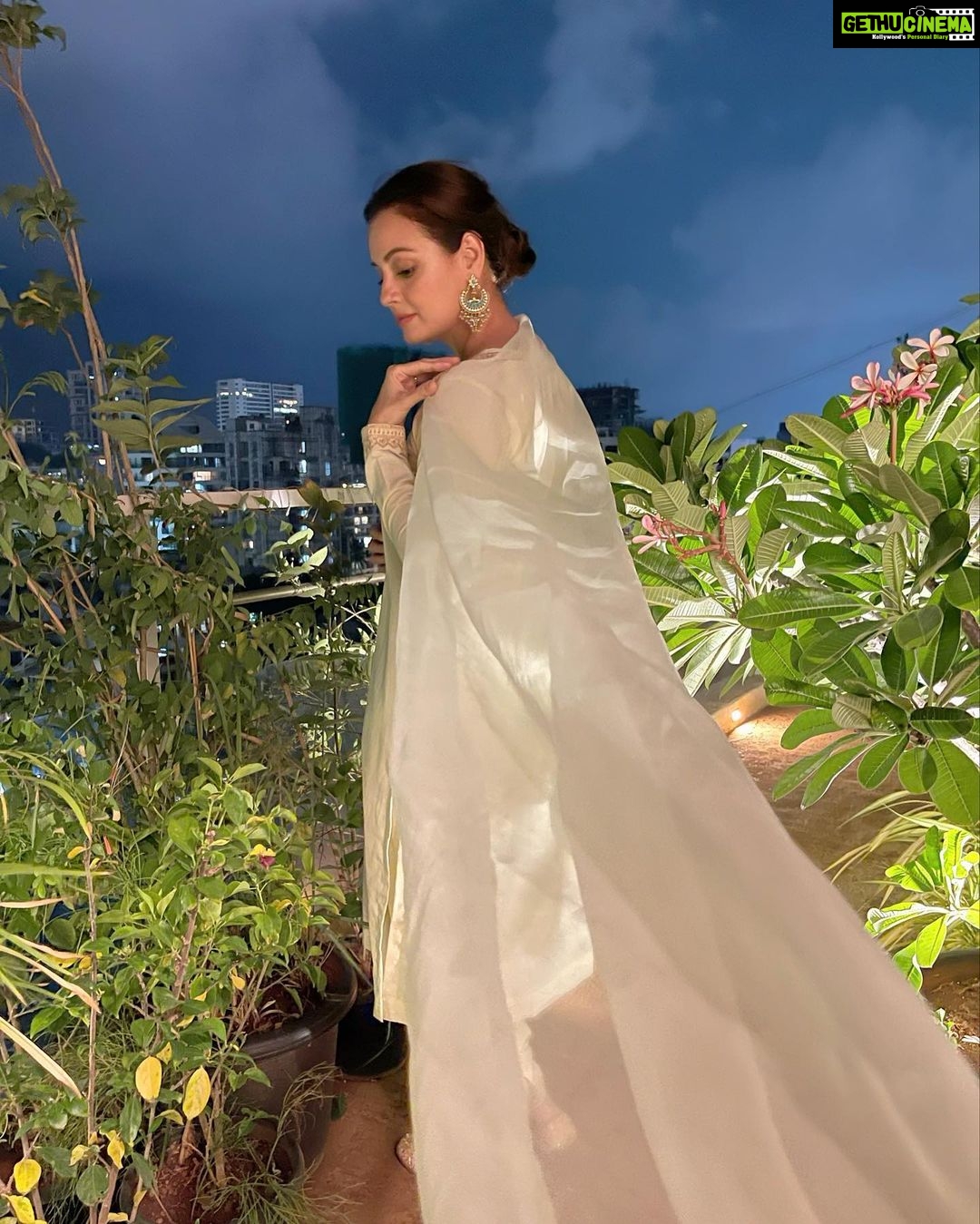 Dia Mirza Instagram - Eid Mubarak πβ€οΈβ¨ Thank you @nafisarachelwilliam for this handcrafted beauty. Styled by @theiatekchandaney MUH @shraddhamishra8 Photos by @shraddhamishra8 and @vaibhav.rekhi π Mojris by @fizzygoblet India